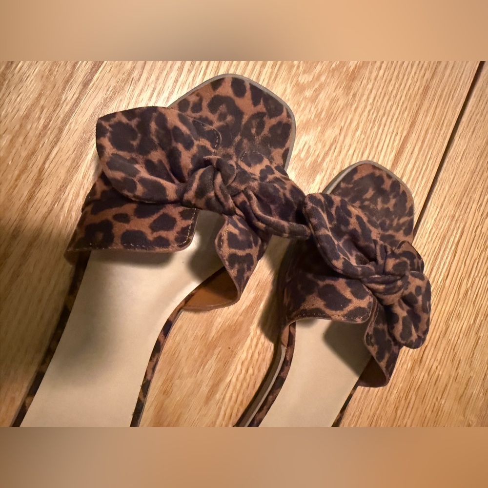 Leopard Print Bow Slide Sandals Women Size 10 Flat Slip On - Picture 3 of 4